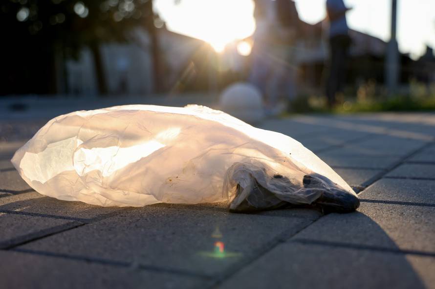 Benkovac: Organizatori benkovačkog festivala "Nosi se" koji je odgođen nakon prosvjeda branitelja održali mirni prosvjed