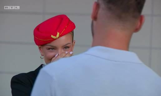 'Gospodin Savr&scaron;eni' Karlo i stjuardesa Helena se poznaju!