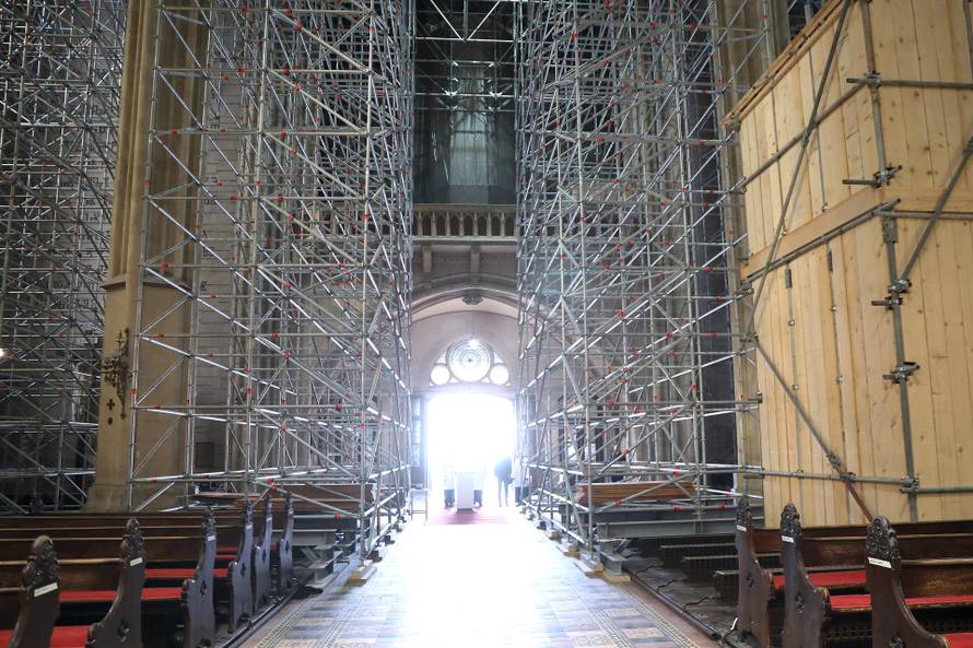 Zagreb: Nadbiskup Bozanic blagoslovio pocetak radova na obnovi kompleksa katedrale 