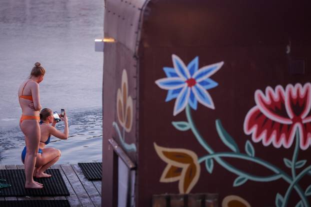 Oslo: Kupači uživaju u kupanju u zaljevu Oslofjord unatoč niskim temperaturama