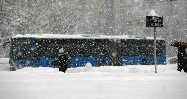 ARHIVA - Zagreb je 14. sije?nja 2013. bio zatrpan snijegom