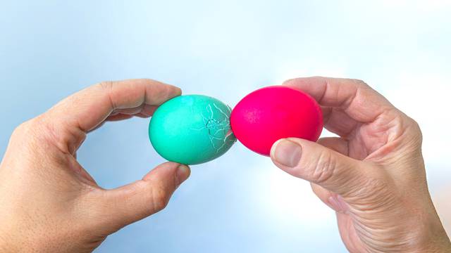 Mali trikovi kako baš uvijek pobijediti u tucanju jajima