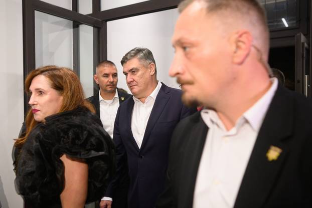 Zagreb: Predstavljanje monografije"Božesačuvaj nas devedesetih – Kronika vremena kroz vizuale Albina Uršića i Borisa Kuka"