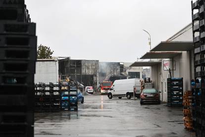 FOTO Vatrena apokalipsa: Ovo su izgorena skladišta u Osijeku!