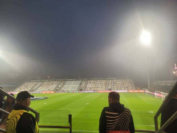 FOTO Nezapamćeni potop na Rujevici! Pogledajte zašto se utakmica nije mogla završiti