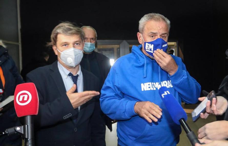 Zagreb: Gradonačelnik Bandić stigao na premijeru Kumeka