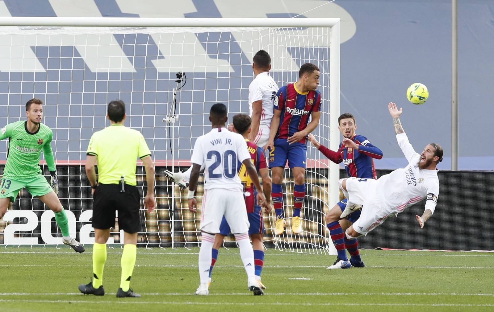 La Liga Santander - FC Barcelona v Real Madrid