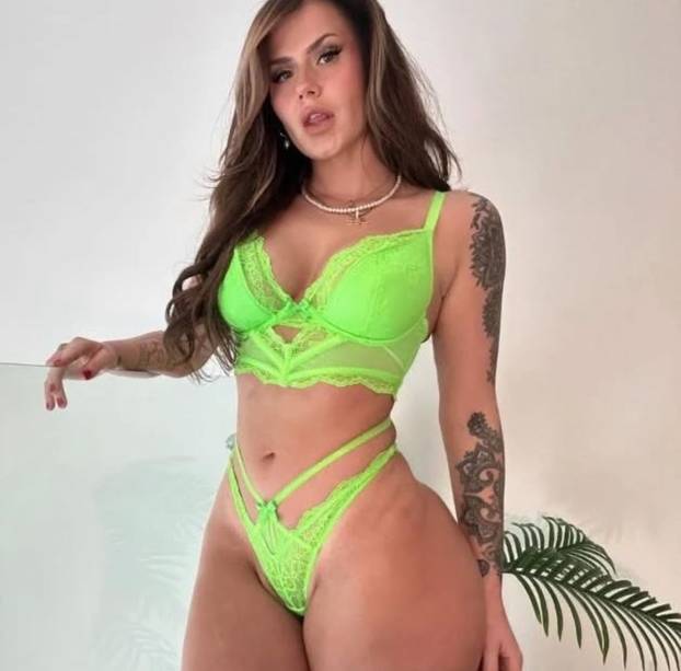 FOTO Izbačena sa stadiona zbog provokativne odjeće: 'Nisu mogli podnijeti moj vrući izgled'