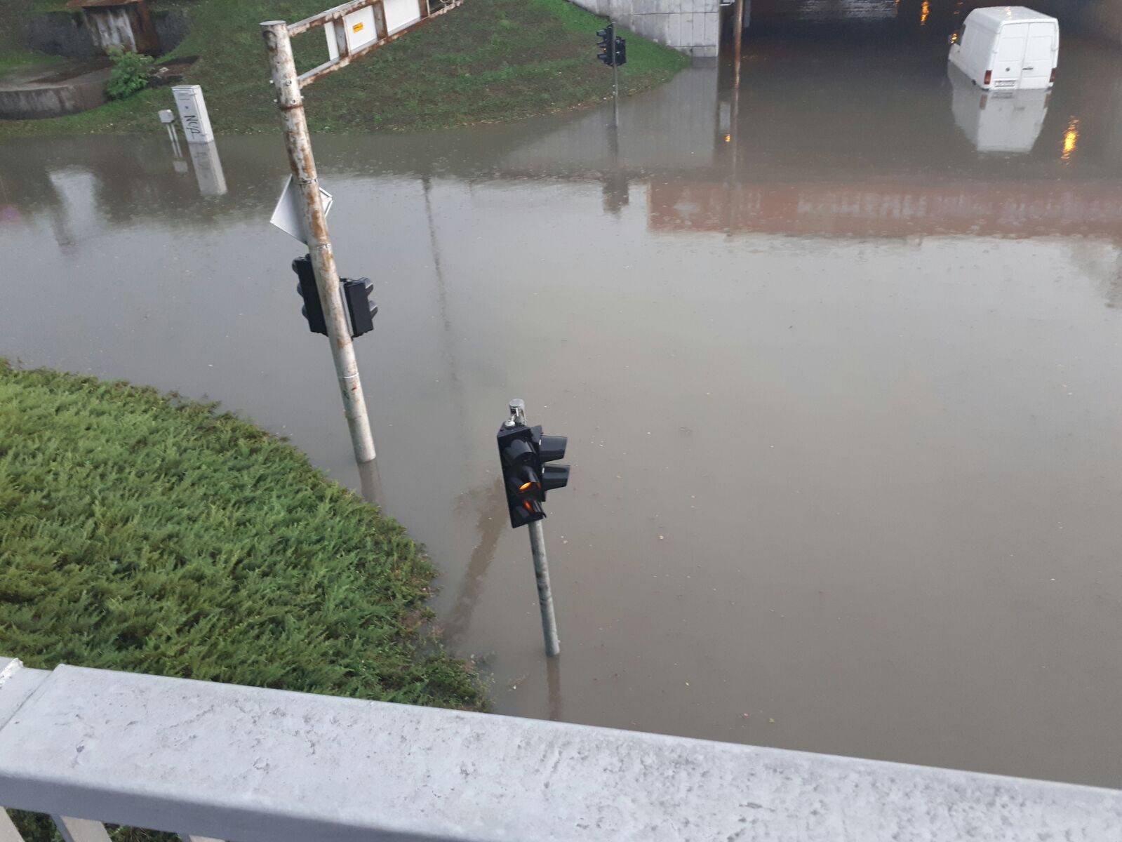 Ulice i podvožnjaci pod vodom: Zagreb pogodilo jako nevrijeme