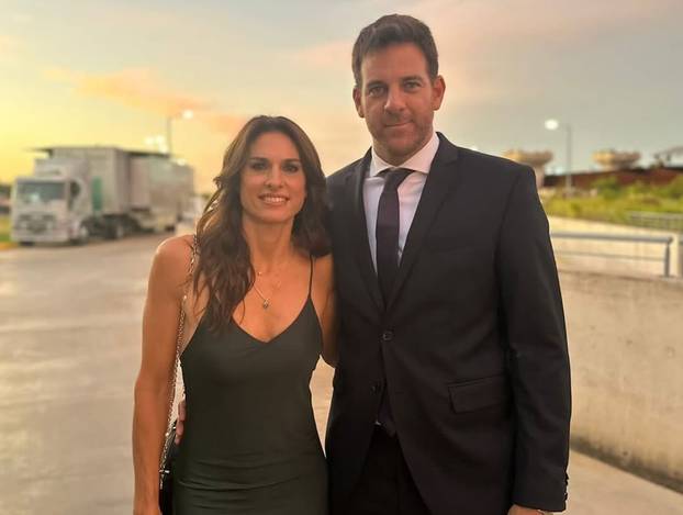 FOTO Slavna tenisačica prkosi godinama. Zavela Trumpa, a sad ljubi 18 godina mlađeg?