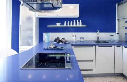 Dobitna kombinacija boja za dom: Plava i bijela za uživanje