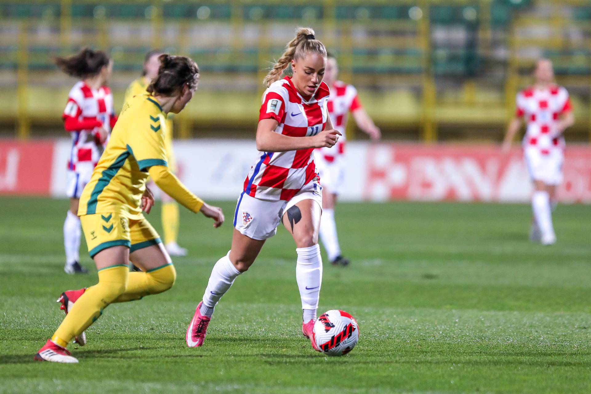 Pula: Hrvatska protiv Litve u kvalifikacijskoj utakmici za žensko Svjetsko nogometno prvenstvo