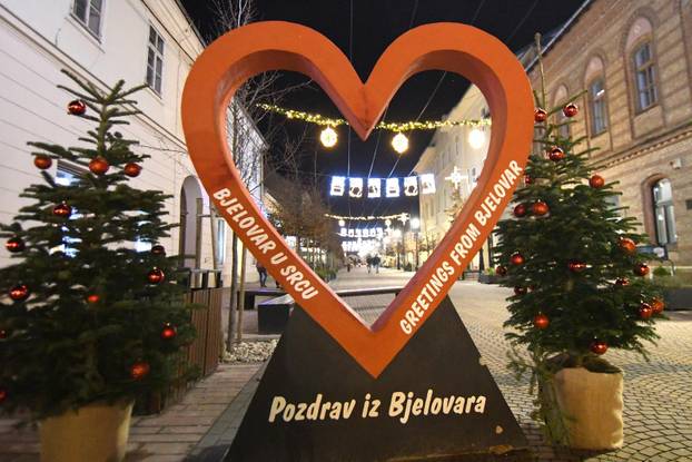 Bjelovar: Grad nikad ljepši u blagdanskom ruhu, a i advent je naraskošniji ikad
