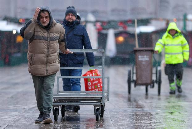 Zagreb: Lagani sniježni pokrivač u središtu grada