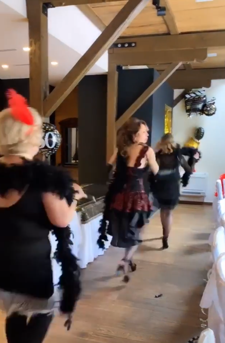 Kaos na Tonyjevom rođendanu: Litre viskija i atraktivne cure