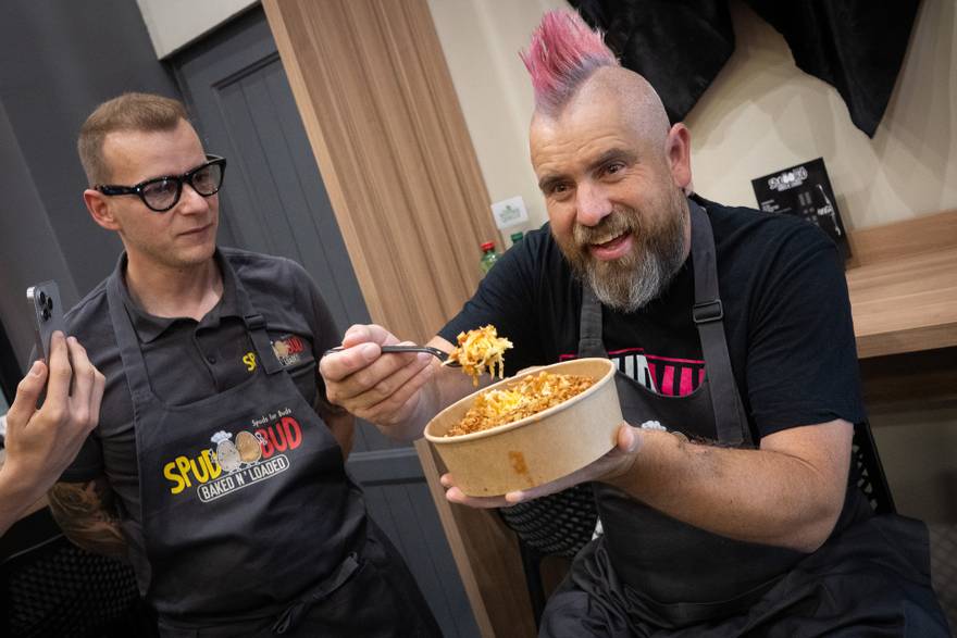 Zagrebački gastro hit ima dom! Ispred Spud Bud restorana red 'kao da dijele crni kruh'