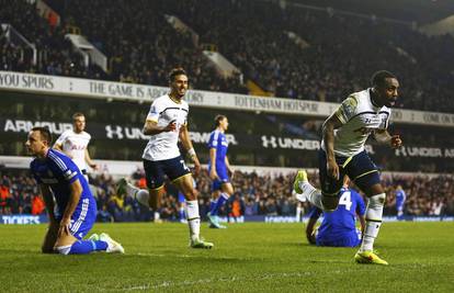 Tottenham "petardom" poželio sve najbolje Mourinhu u 2015.!
