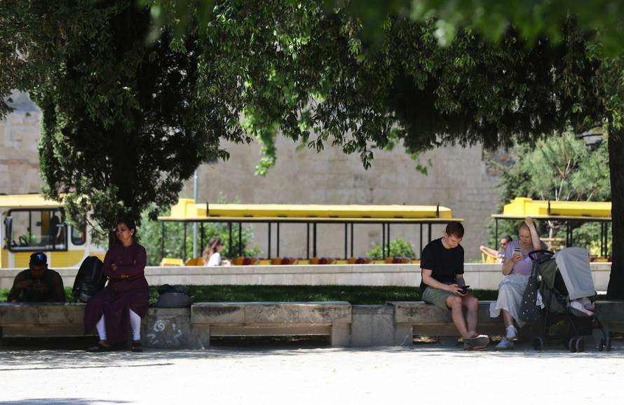 Splitske plaže pune su kupača 