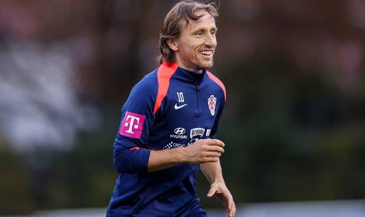 Ryanair se hvalio Modrićem u avionu, javili se navijači: 'On se super snalazi u malom prostoru'