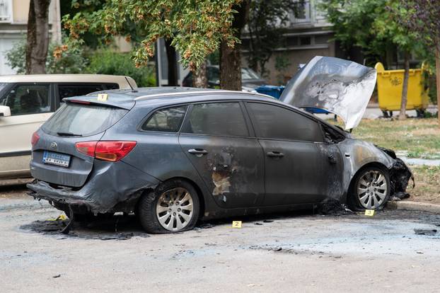 Pogledajte kako izgleda auto koji je izgorio na parkingu u Zagrebu: Još dva su oštećena