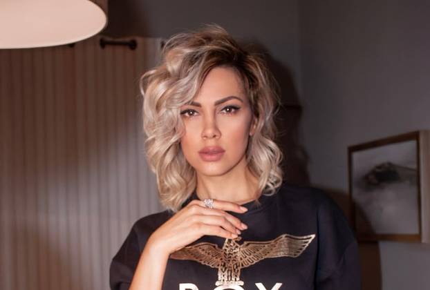 FOTO Koji povratak u prošlost! Pogledajte kako je Žanamari izgledala kao plavuša...