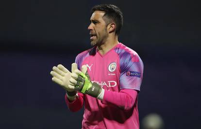 Claudio Bravo šokirao: City je div u usporedbi s Barcelonom!