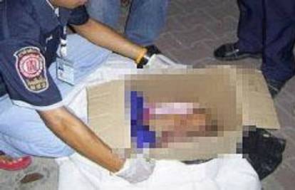 Tajland: Rodila na aerodromu, bebu ubila tangama i bacila je