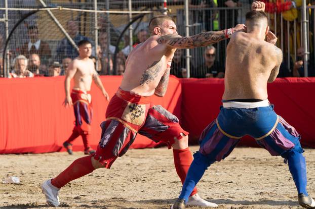 Florence, Final Azzurri Rossi of Calcio Storico Fiorentino In Piazza Santa Croce 8 to 7 for the Rossi