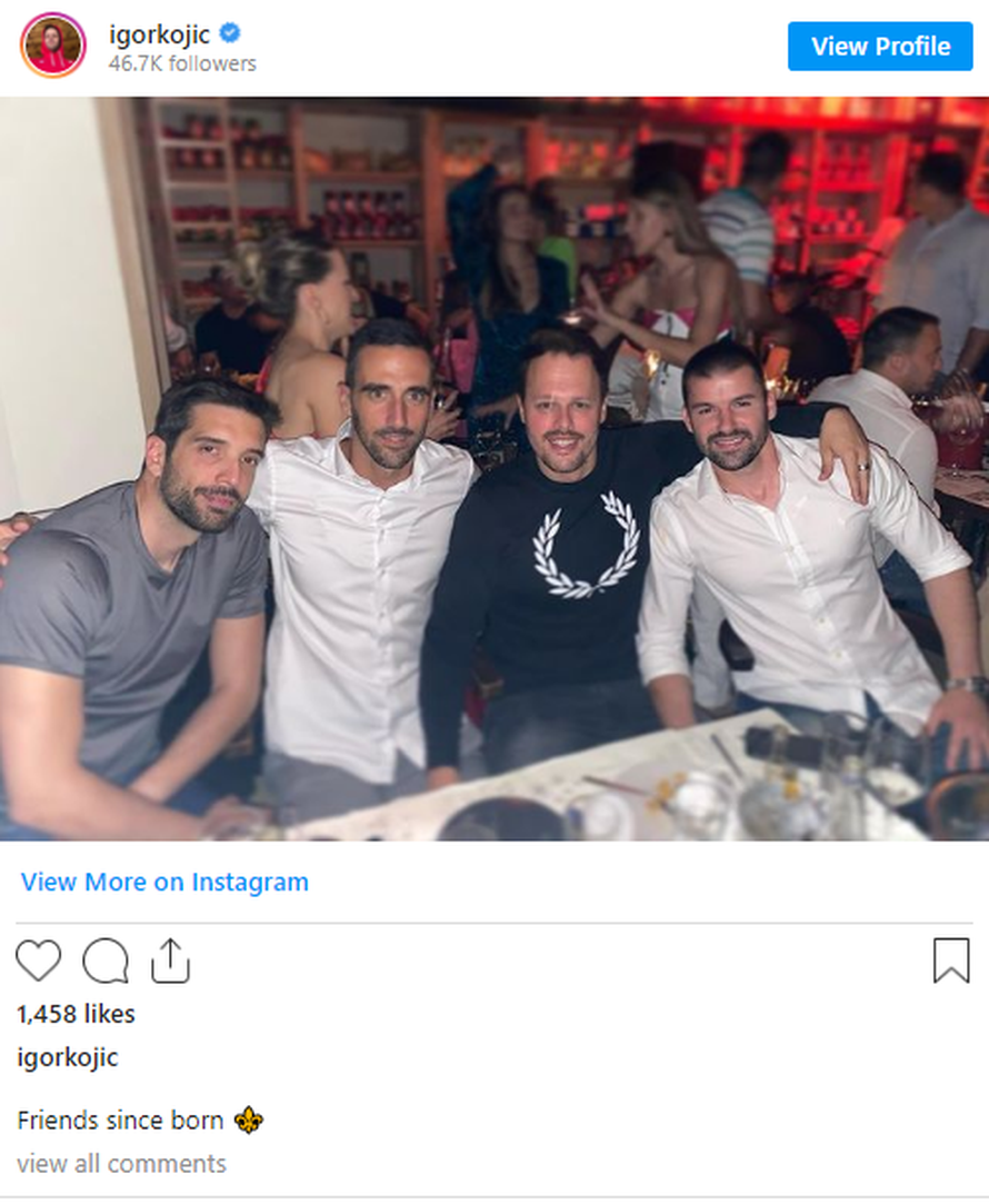 Kojić se provodi s prijateljima, fanovi ispravili njegov engleski