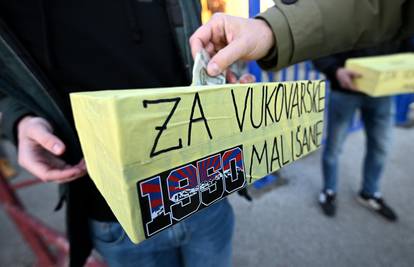 Zagreb: Torcida prije utakmice skupljala donacije za djecu Vukovara 