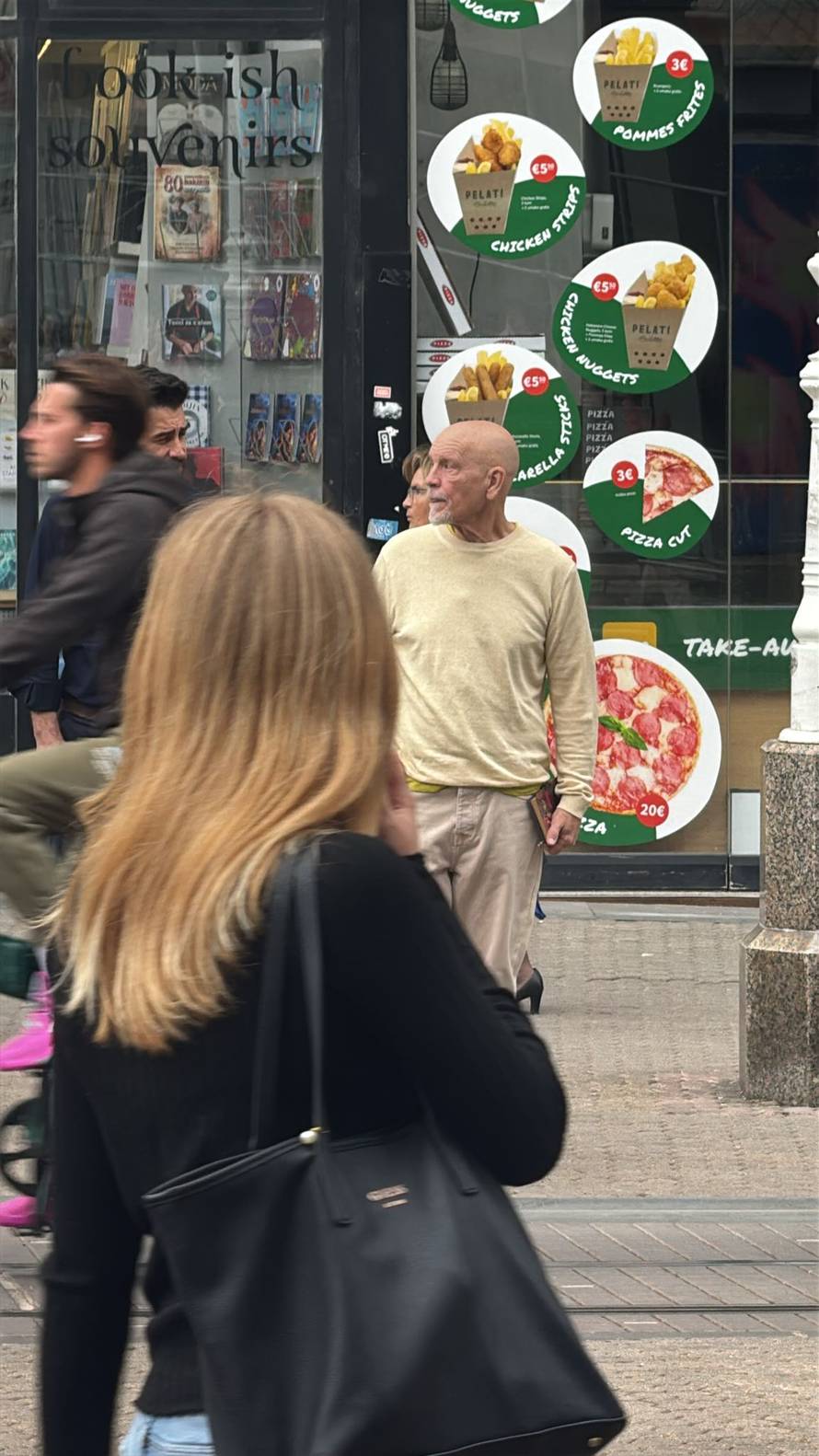 Legendarni glumac u Zagrebu! Malkovich na trgu s Popovićem Volarićem: 'Skupilo se ljudi...'