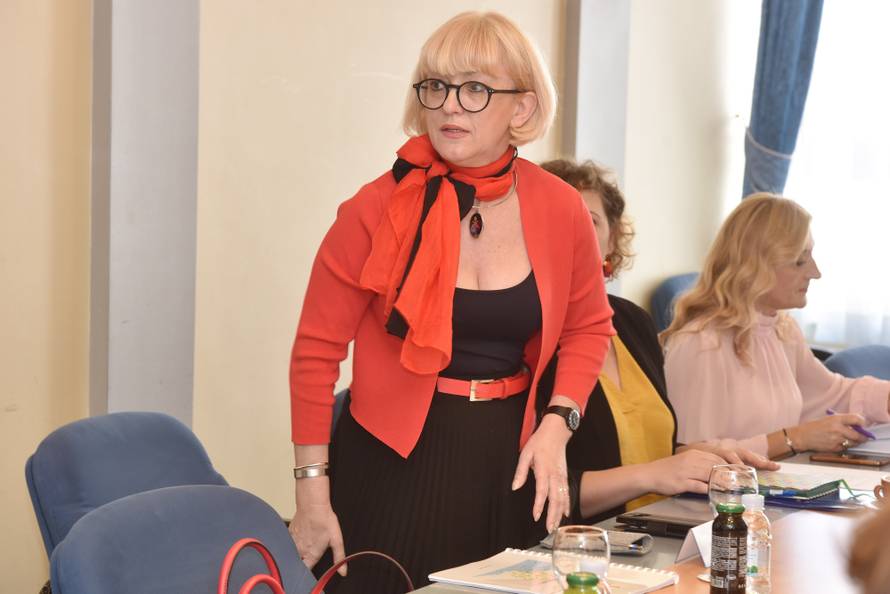 Ministrica Vesna BedekoviÄ u radnom posjetu Å ibensko-kninskoj Å¾upaniji
