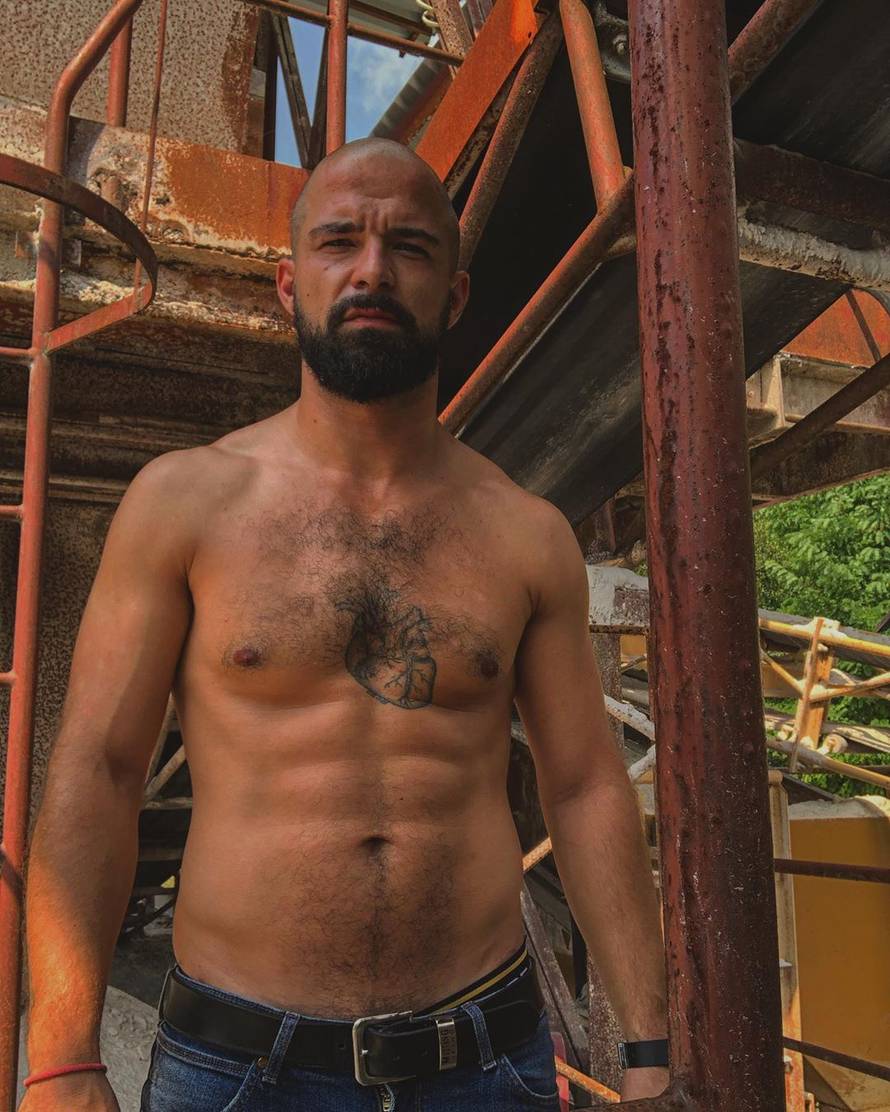 Golotinjom do braka: Partijaju do zore i klešu liniju u teretani