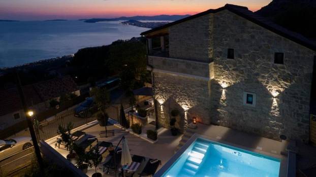 FOTO Kuća na Jadranu s 240 m² luksuza čeka novog vlasnika