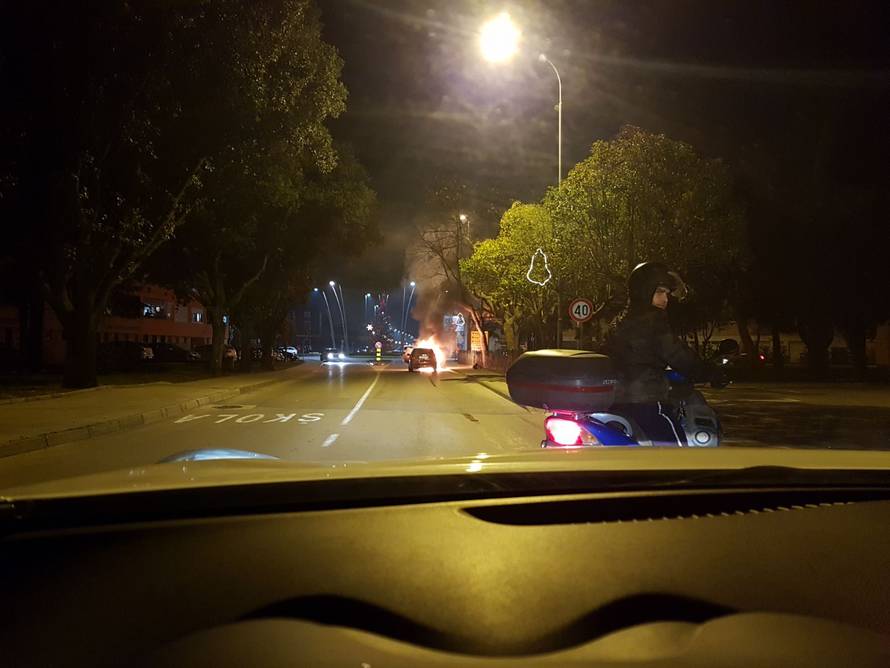 Buktinja u Umagu: 'Gorivo je curilo iz auta, a onda je planuo'