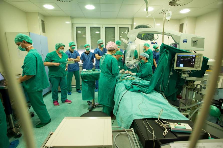 U osječkome KBC-u prvi put ugrađena 2. umjetna pužnica