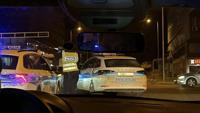Policajac upućen na intervenciju o sukobu s pištoljem u Splitu prošao kroz crveno i sudario se