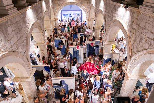 Dubrovnik: Saša Šekoranja otvorio izložbu svojih radova u atriju palače Sponza