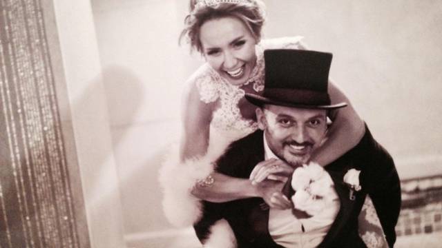 Tony Cetinski objavio fotku s vjenčanja u Vegasu: 'Sretna ti osma godišnjica braka ljubavi'