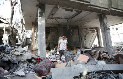 U izraelskim napadima na Gazu poginulo je najmanje 13 ljudi