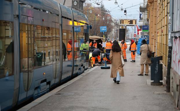 Zagreb: Zastoj tramvaja u Draškovićevoj ulici zbog puknuća tračnica