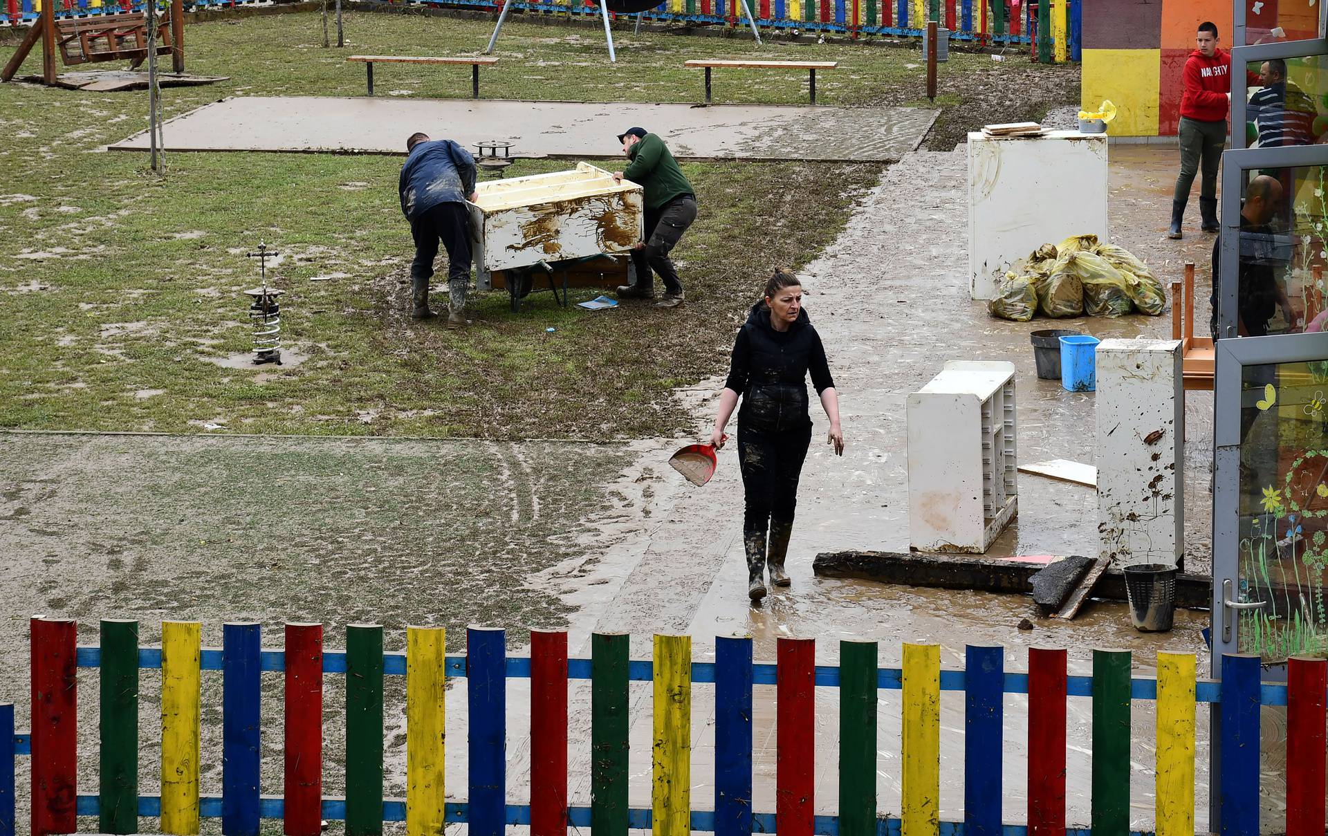 Čačinci: Poplavljen novi vrtić i objekti sportskog centra, gotovo sve stvari uništene