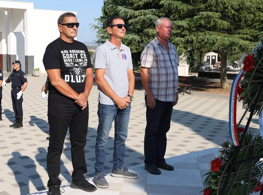 Šibenik: Položeni vijenci i zapaljene svije?e povodom obljetnice Oluje