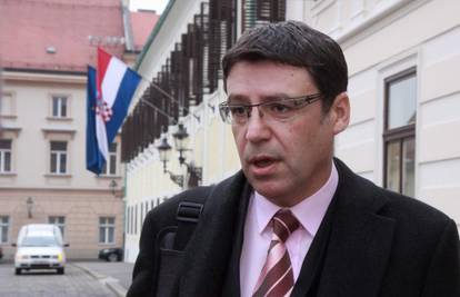 Ž. Jovanović ostaje ministar: Obranilo ga je  80 zastupnika