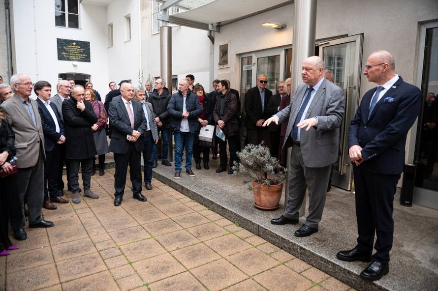 Zagreb: Otkriven spomenik Antuna Branka Šimića