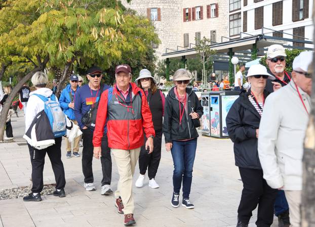 Šibenik prepun grupa turista