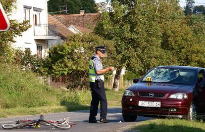 Novska: Biciklist završio u bolnici nakon udara Opela