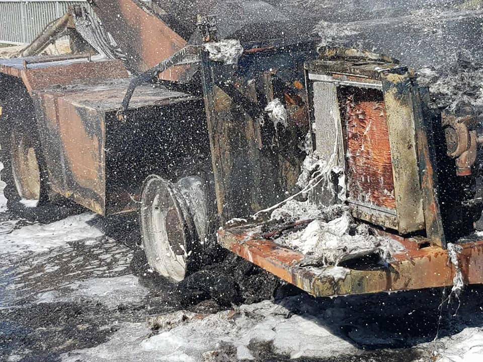 Gorio kamion, vatrogasci hitno reagirali da se ne zapali šuma