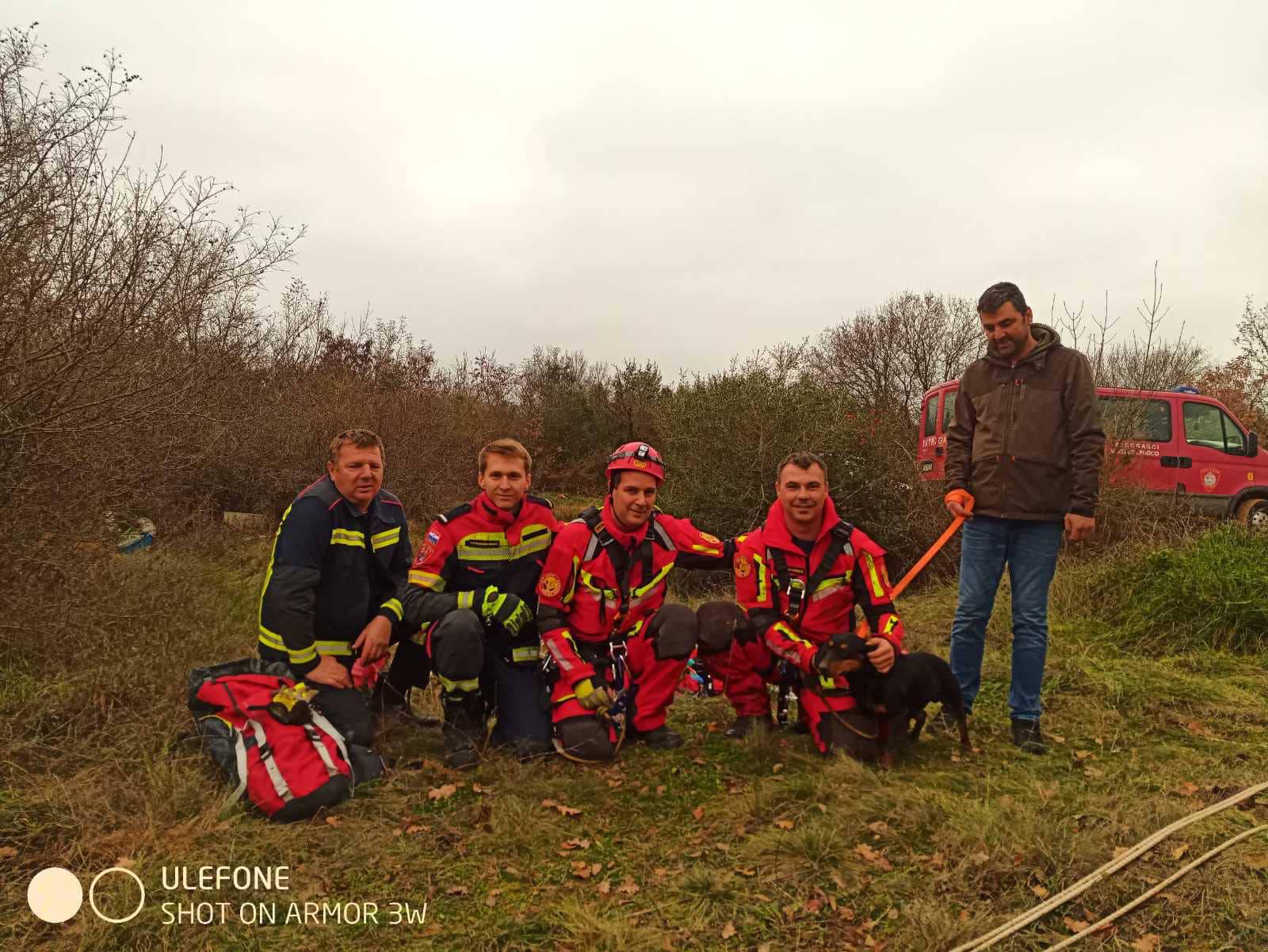 Rovinjski vatrogasci spasili psa iz jame duboke 15 metara: 'Beta je dobro, vratili smo je vlasniku'