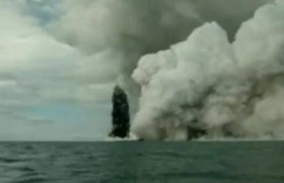 Erupcija vulkana na Tongi posijala strah od tsunamija